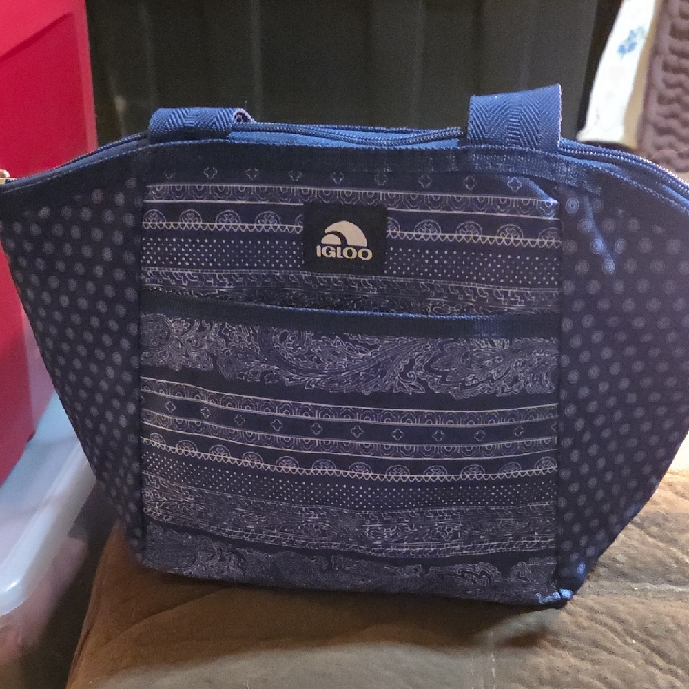 Igloo Navy and White Patterned Tote